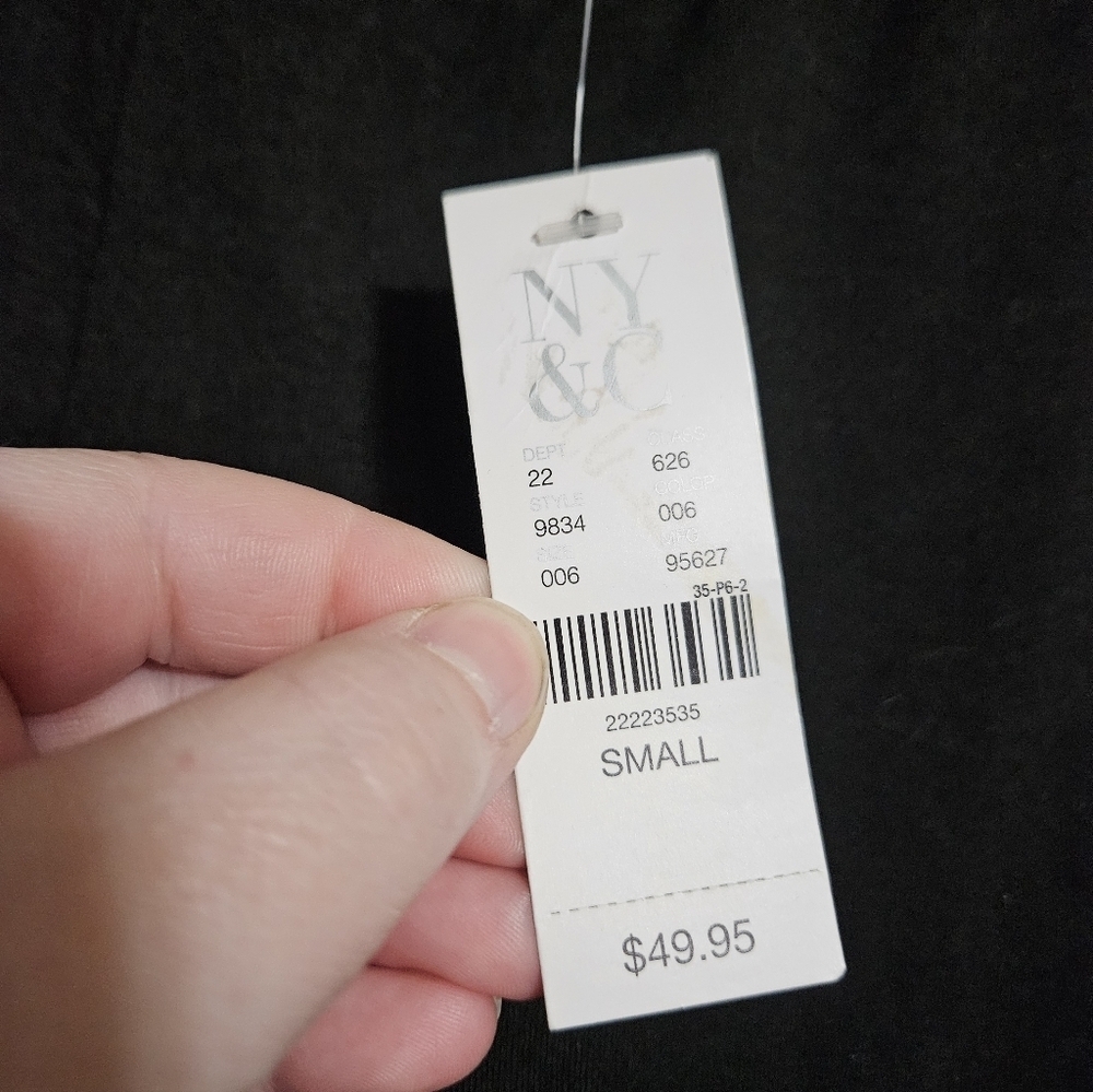 New York&company NWT black Leggings With Criss Cross Side Detail! - Picture 4 of 7